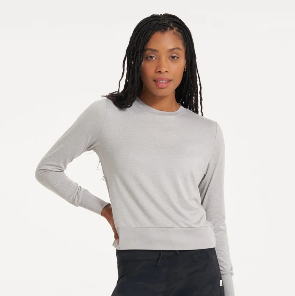 Vuori Women's Gray Sweatshirt